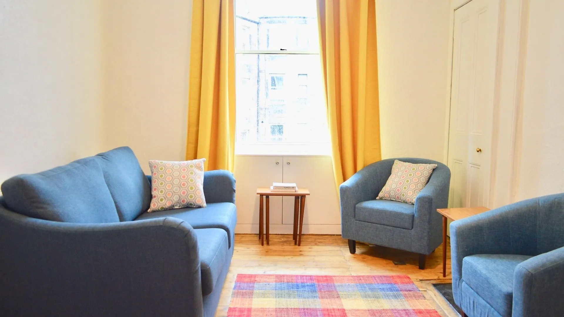 One Bedroom Flat With Box Room In Edinburgh location